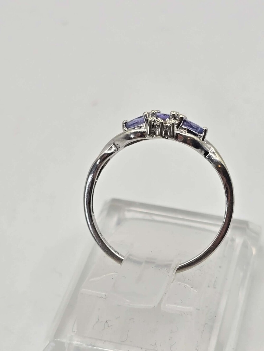 Genuine Tanzanite & Diamond Ring 10k White Gold Size 8! - Picture 4 of 6